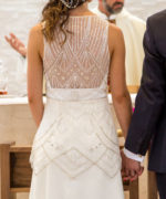 Detalle vestido de novia, espalda con detalles de pedreria bordados en seda con transparencias en la parte superior