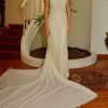 Vestido de novia bordado completamente de mostacillas