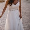 Vestido de novia con pedreria en tonos plateados y blancos