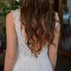Espalda de novia reducida con encaje bordado en piedras