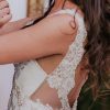 Detalle de pedreria de vestido de novia hecho por Maria Luisa Vega