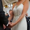 Vestido de novia con escote halter, pedreria y transparencias