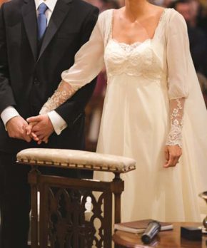 Vestido de novia corte imperio con mangas desmontables