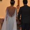 Vestido de novia con espalda abierta y mangas 3/4 con transparencias