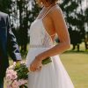 Vestido de novia con top de encaje y transparencias