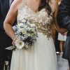 Vestido de novia a la venta con macramé dorado marca Blanco Crudo