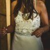 Vestido de novia de seda, rediseñado según el gusto de la dueña en Chile