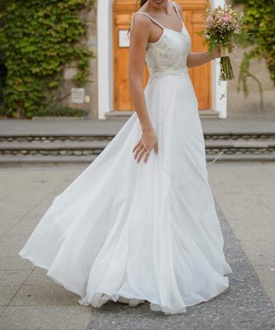 Vestido usado Oui Novias de gasa chiffón y pedrería