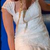 Vestido de novia Monique Lhuillier con vuelos y capa