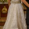 Vestido de novia de seda y organza con detalles de pedrería hecho en Trío