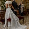 Vestido de novia de seda y organza con detalles de pedrería hecho en Trío