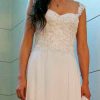 Vestido de novia de gasa con pedrería hecho por Hery Levi