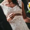 Vestido de novia con encaje y transparencias