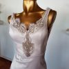 Vestido de novia con aplicaciones bordadas inspirado en Anna Campbell