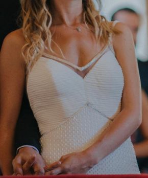 Vestido de novia de crepe de seda italiana bordado a mano