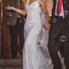 Vestido de novia de encaje marca Angeles Custodios