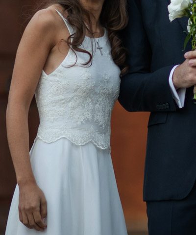 Vestido de novia con encaje inglés y seda