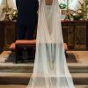 Vestido de novia de gasa con pedrería