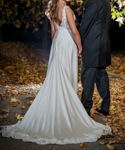 Vestido de novia bordado a mano hecho por Blanco Crudo para matrimonio |  