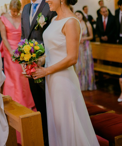 Vestido ProNovias de crepe ajustado al cuerpo se vende usado para boda |  